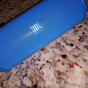 JBL flip 2 portable speaker